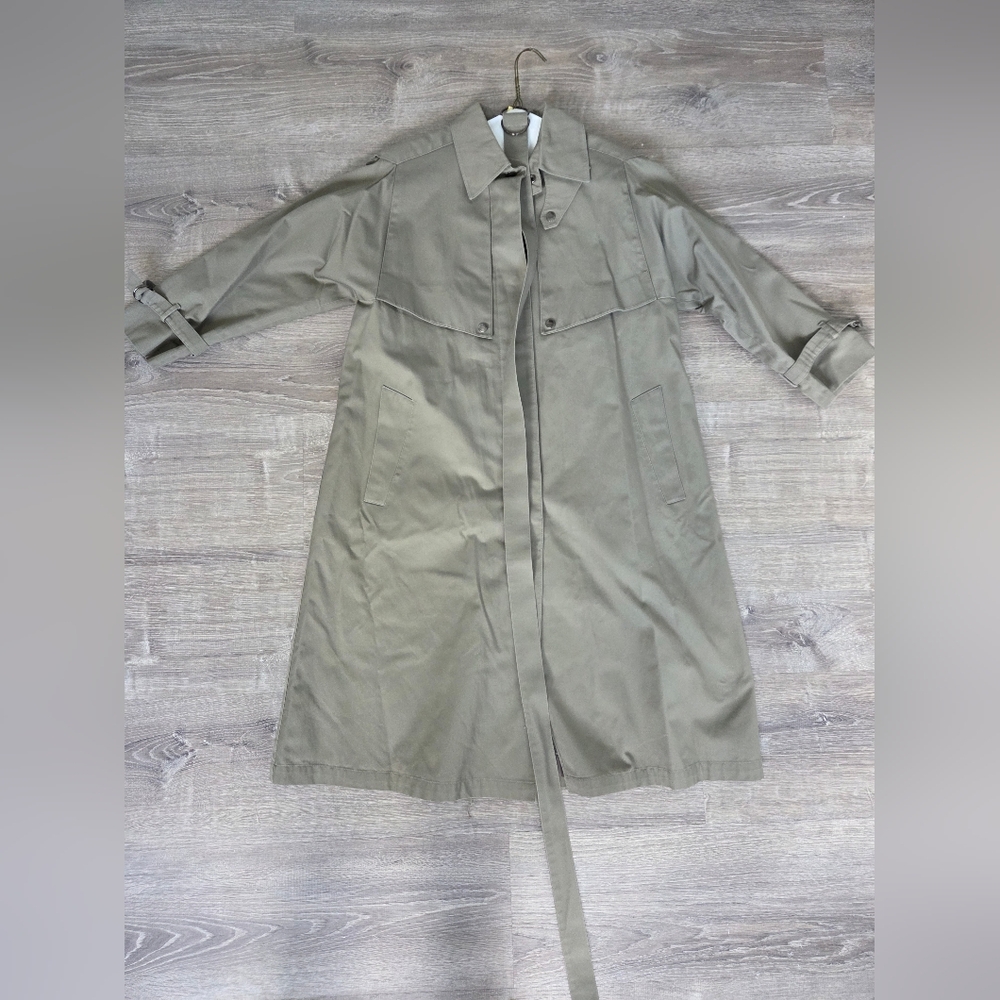 J.G HOOK Chic AndStylish Tan Women's Trench Coat With Belt Sz 2 Petite